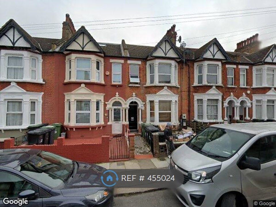 Studio to rent in Laleham Road, London SE6, £1,200 pcm Zoopla