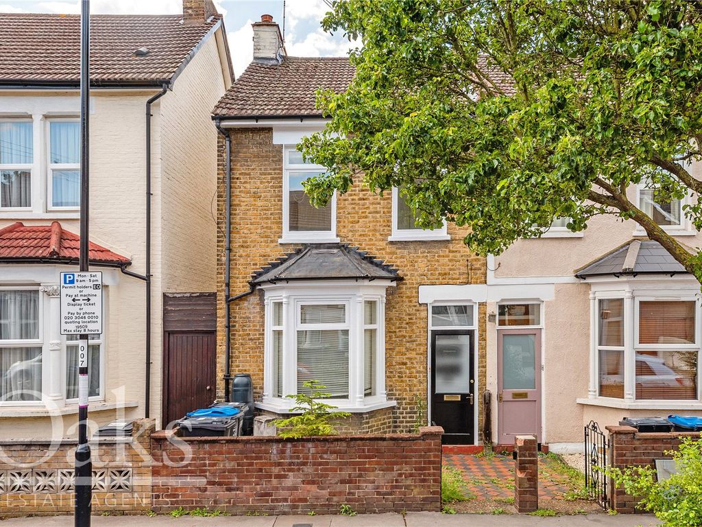 2 bed end terrace house for sale in Alexandra Road, Croydon