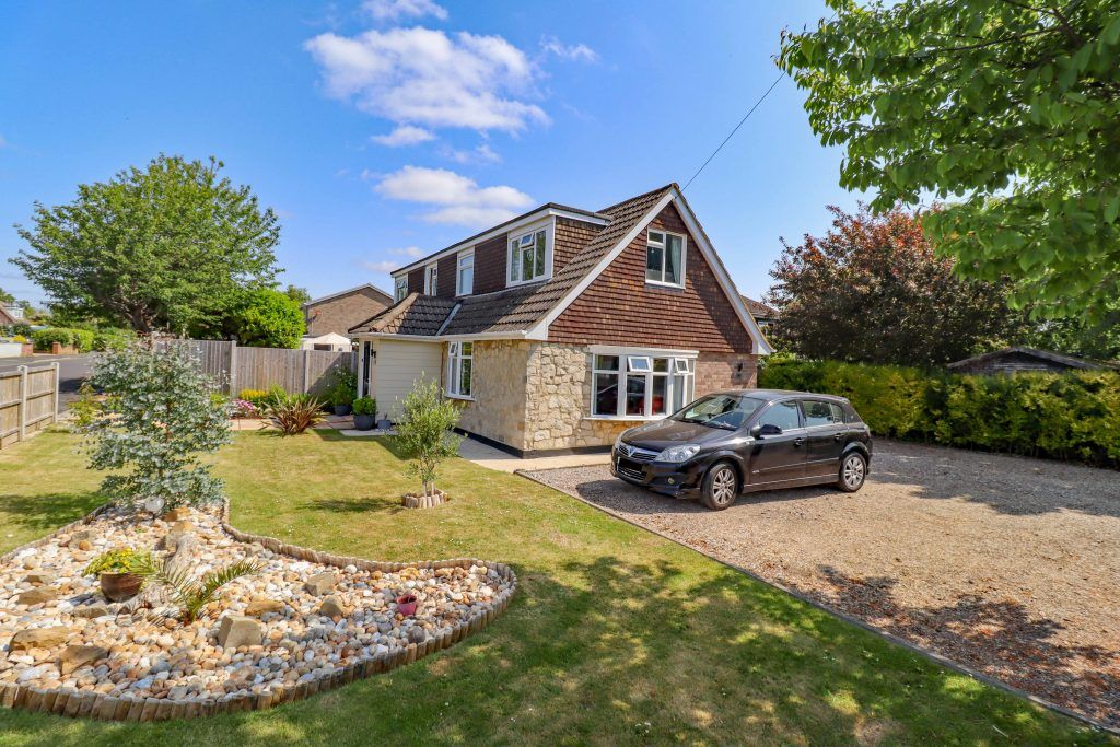 4 bed detached house for sale in Fernhurst Close, Hayling Island PO11