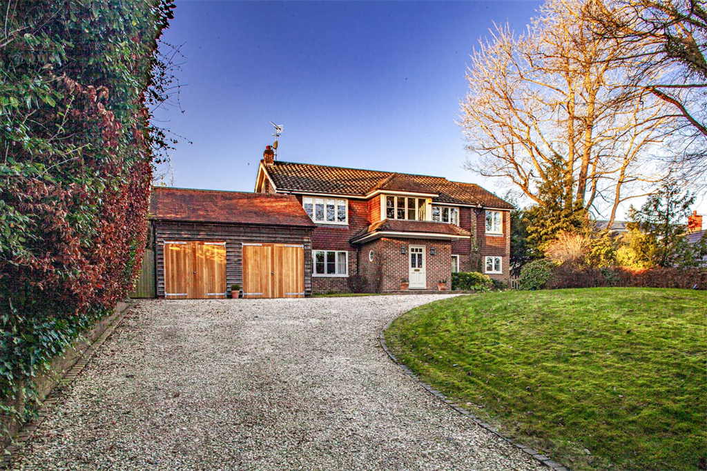 5 bed detached house for sale in Maple Bank, Pangbourne On Thames RG8