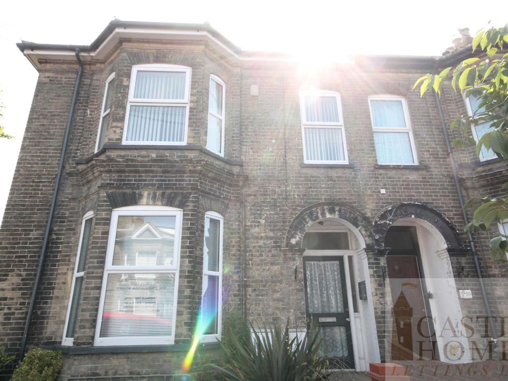 2 bed flat to rent in Alexandra Road, Lowestoft NR32 Zoopla