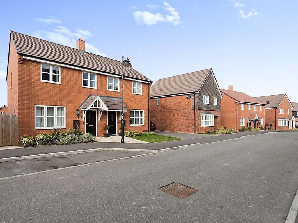 3 bed semidetached house for sale in Great Amber Way, Amesbury, Salisbury SP4 Zoopla