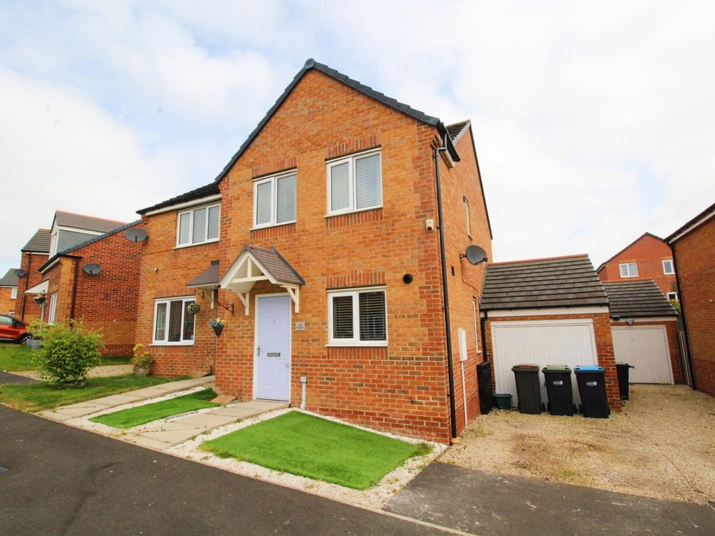 3 bed semidetached house for sale in Hedley Close, New Kyo, Stanley
