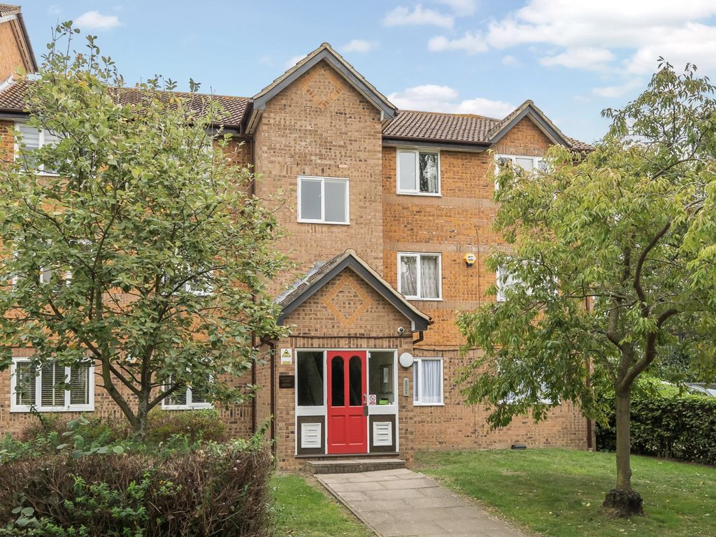 2 bed flat to rent in Cumberland Place, London SE6, £1,650 pcm Zoopla