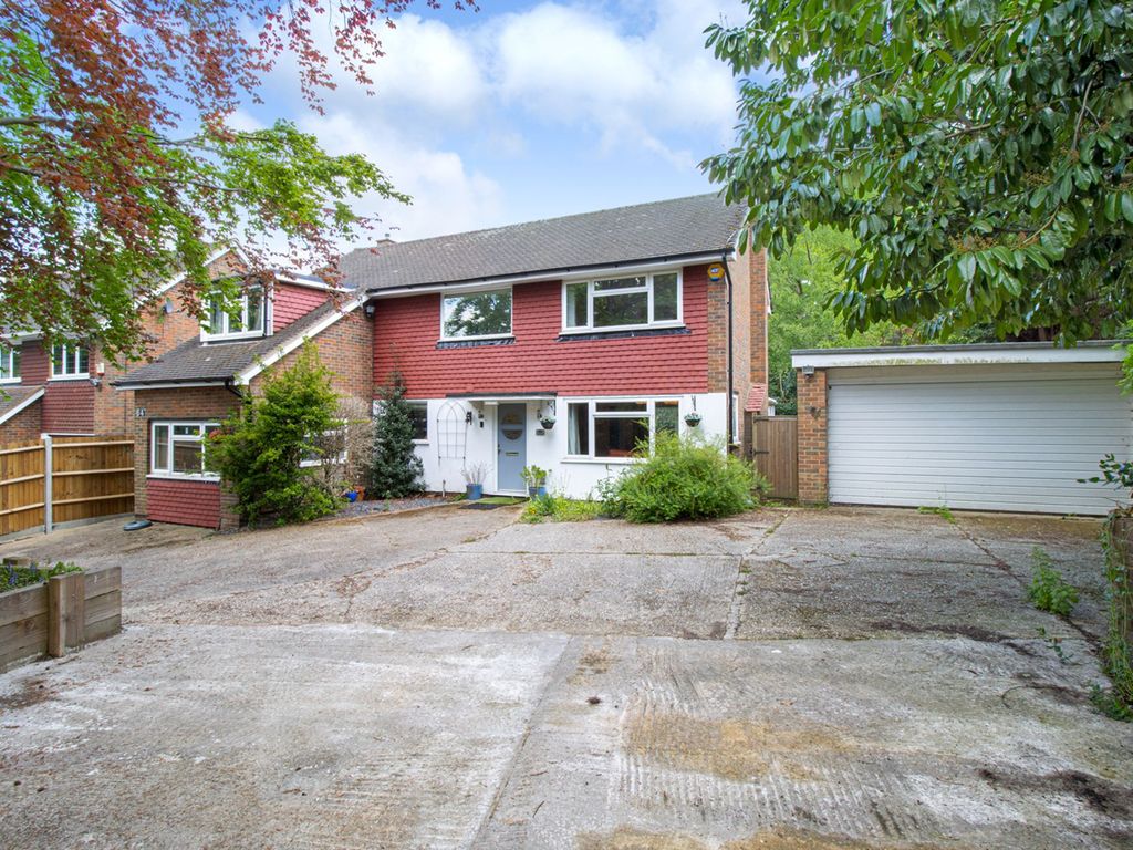 Horsham Road, Crawley RH11  