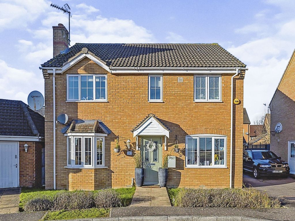 4 bed detached house for sale in Black Swan Crescent, Hampton Hargate