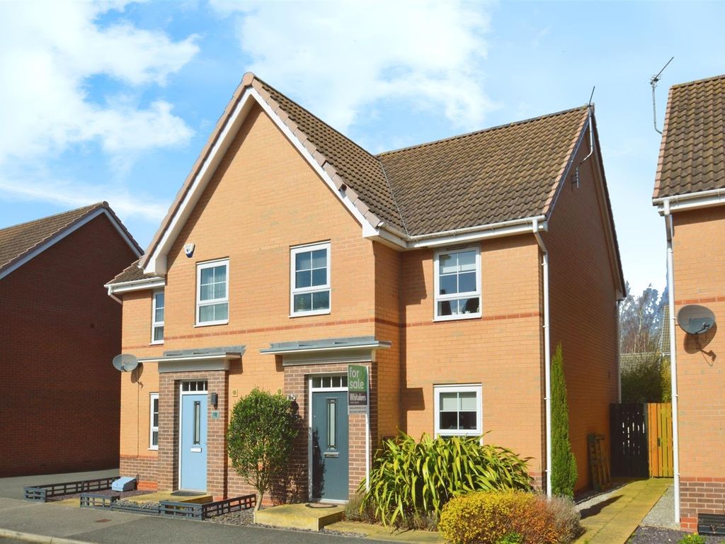 3 bed semidetached house for sale in Boundary Way, Hull HU4, £190,000