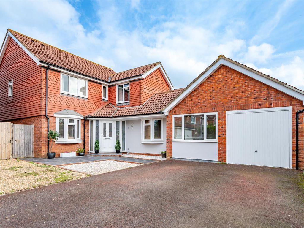 4 bed detached house for sale in Wellington Park, Seaford BN25, £