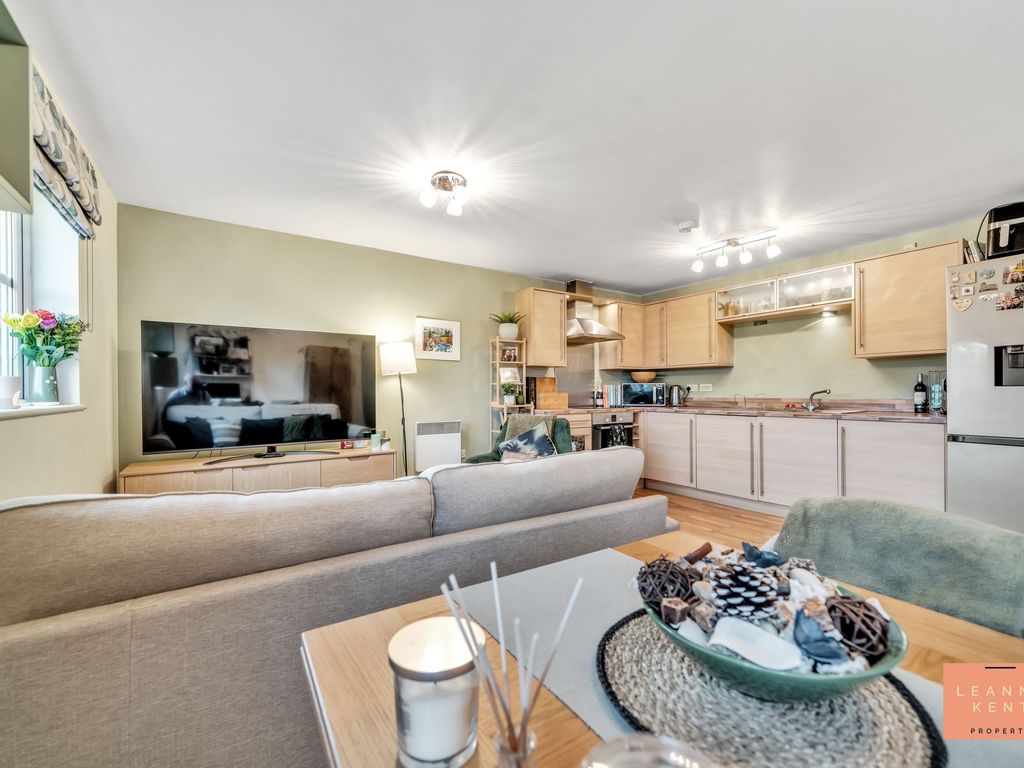 1 bed flat for sale in Sword Hill, Caerphilly CF83, £125,000 Zoopla