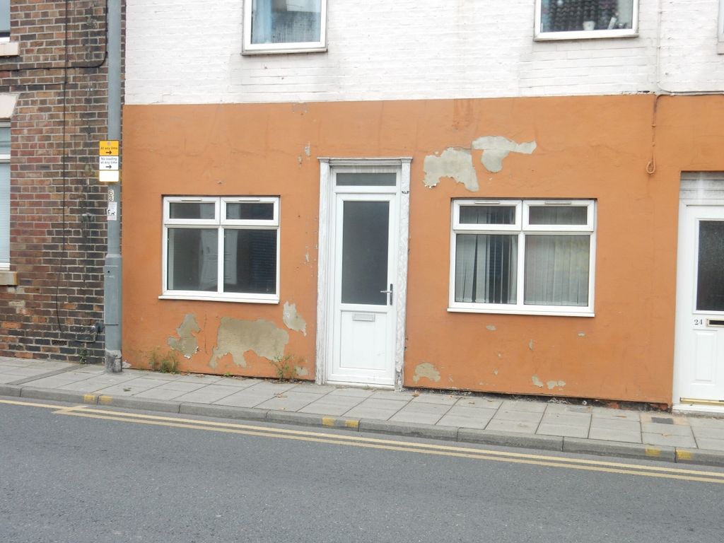 2 bed flat to rent in High Street, Willington, Crook, County Durham