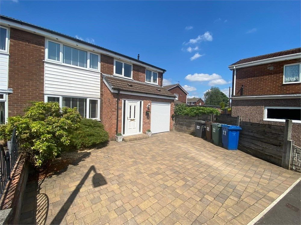 4 bed semidetached house for sale in Wilton Gardens, Radcliffe