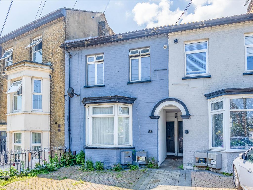 2 bed flat for sale in Southchurch Avenue, SouthendOnSea SS1, £