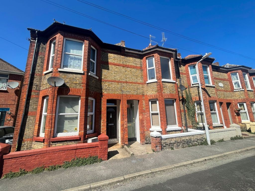 3 bed terraced house to rent in Beresford Road, Ramsgate CT11, £1,250 pcm Zoopla