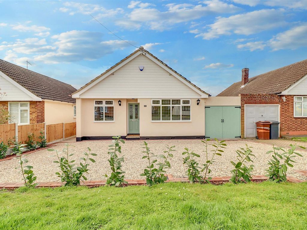 3 bed detached bungalow for sale in Church End Avenue, Runwell