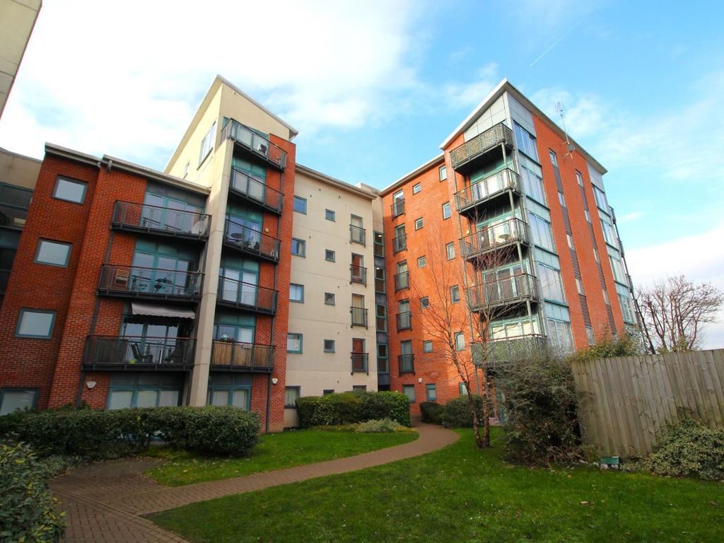 3 bed flat for sale in Pocklington Drive, Wythenshawe, Manchester M23