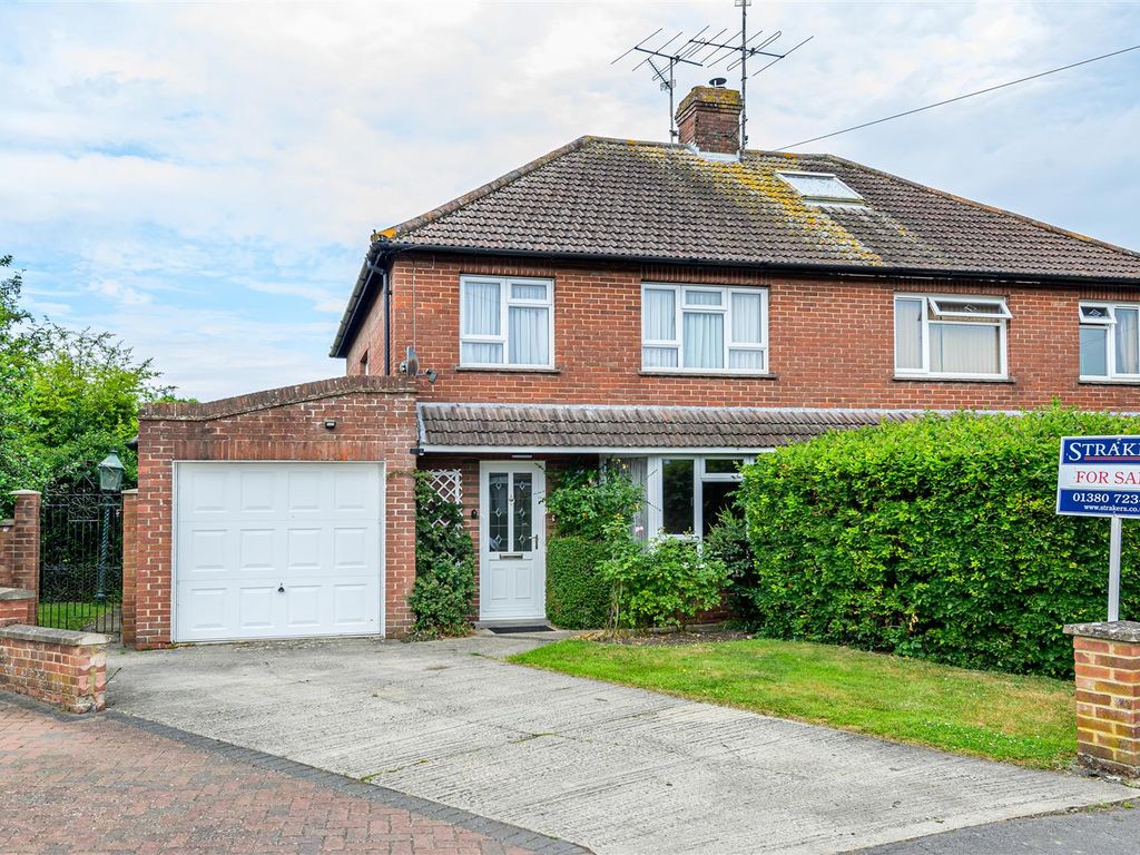 3 bed semidetached house for sale in Longcroft Crescent, Devizes SN10