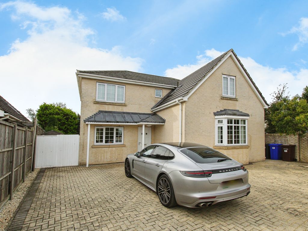 4 bed detached house for sale in Boundary Road, Red Lodge, Bury St. Edmunds, Suffolk IP28, £