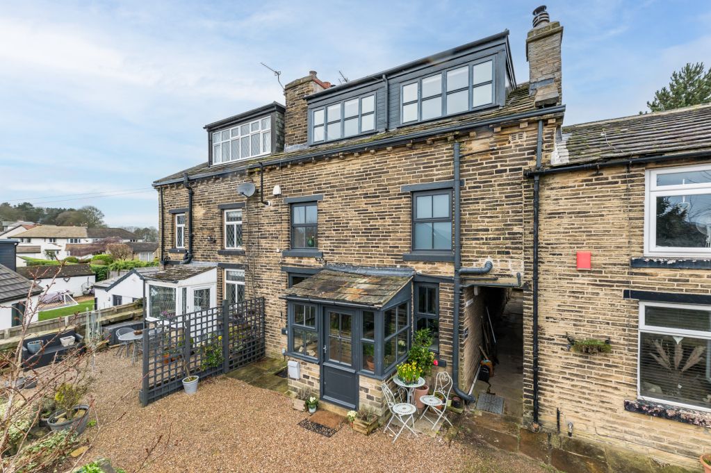 2 bed terraced house for sale in Park Top Cottages, Eldwick, Bingley