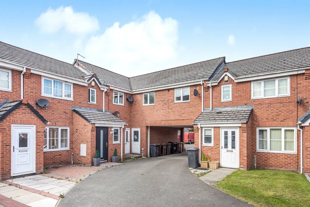 2 bed flat for sale in Lunt Avenue, Aintree, Merseyside L30, £75,000