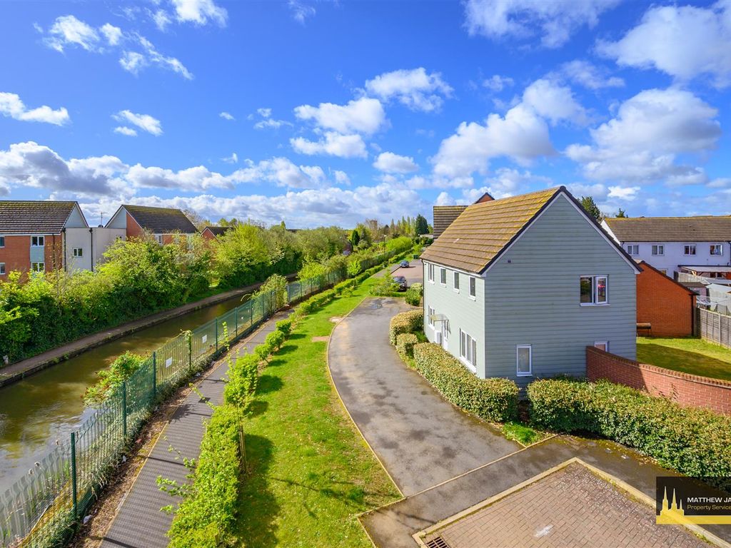 3 bed detached house for sale in Lombard Close, Coventry CV6, £300,000