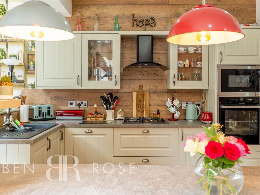 3 bed end terrace house for sale in Fox Lane, Leyland PR25 Zoopla