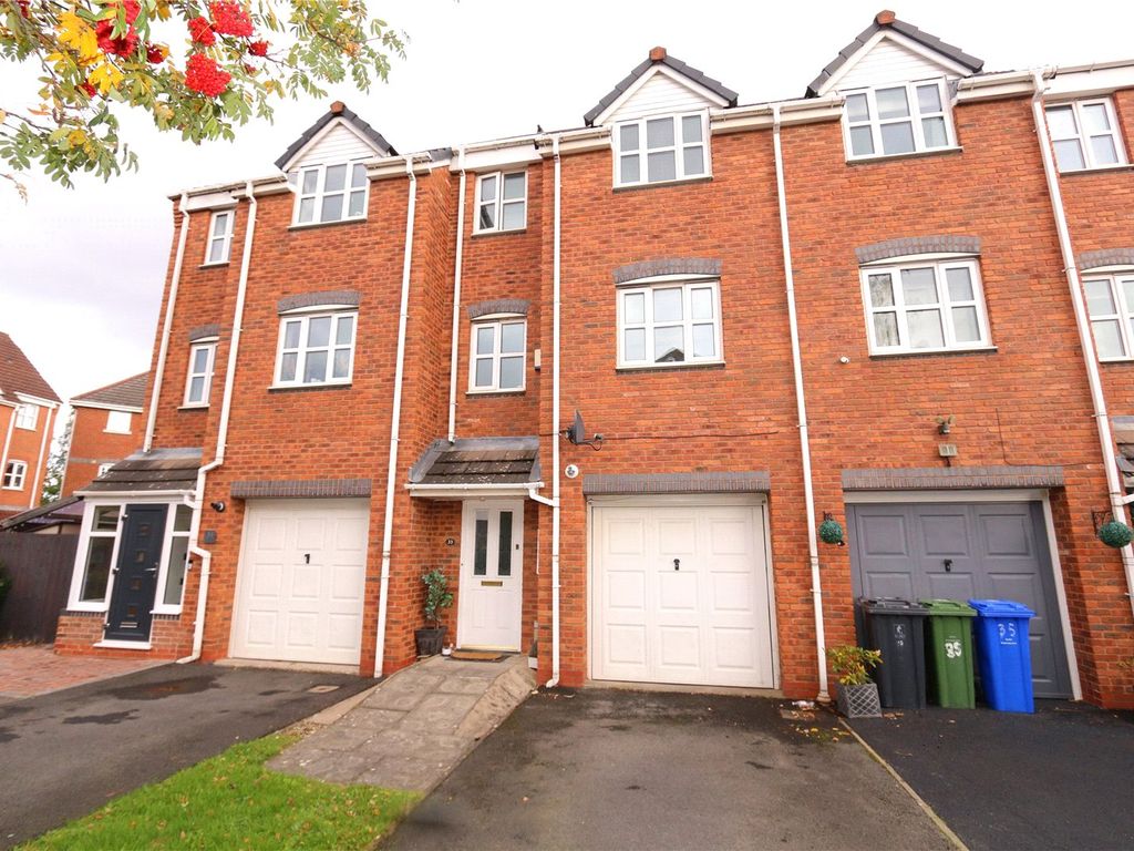 4 bed terraced house for sale in Cromwell Avenue, Stockport, Cheshire SK5, £280,000 Zoopla