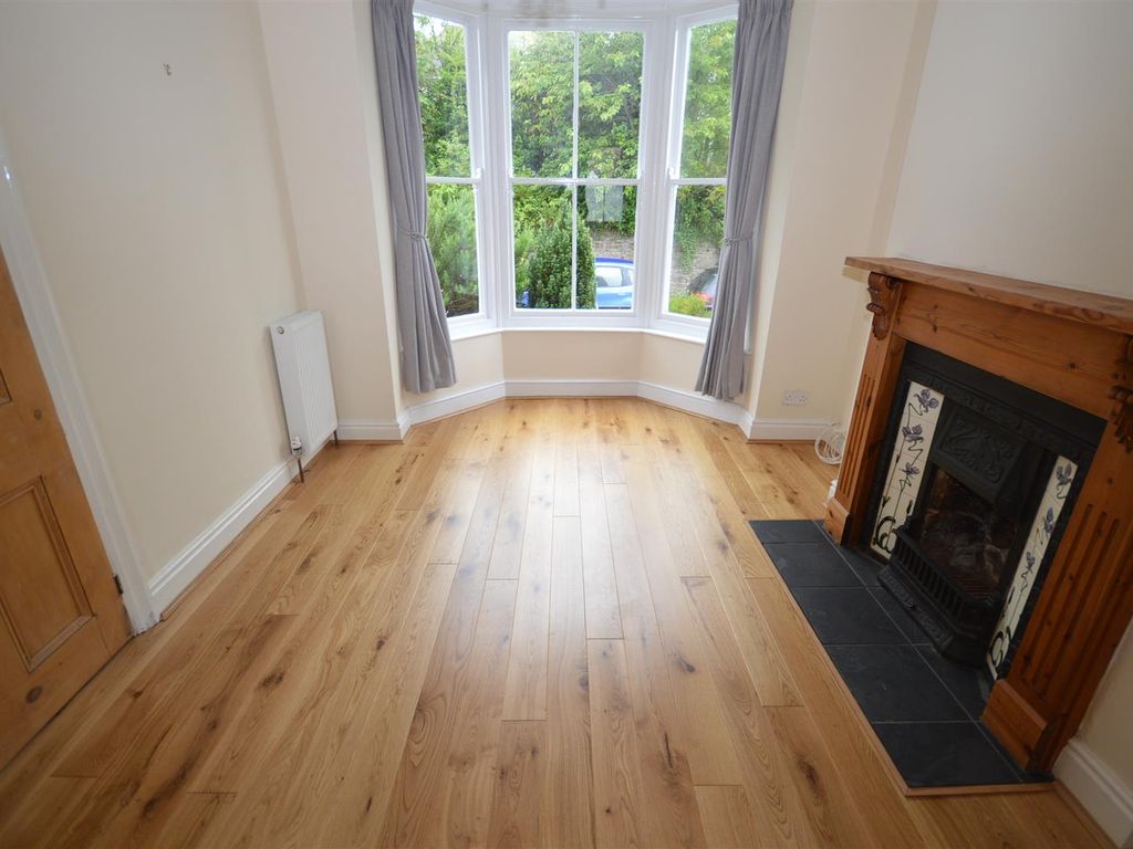 3 bed semidetached house to rent in Truro TR1, £1,200 pcm Zoopla