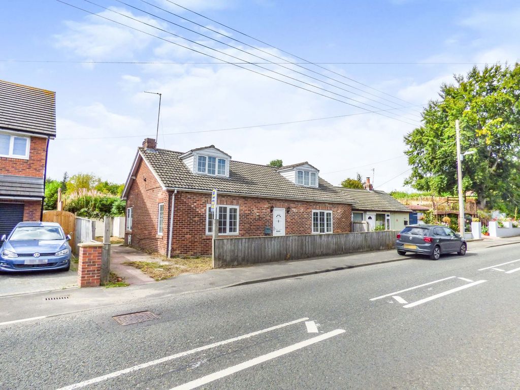 4 bed bungalow for sale in Hookergate Lane, High Spen, Rowlands Gill