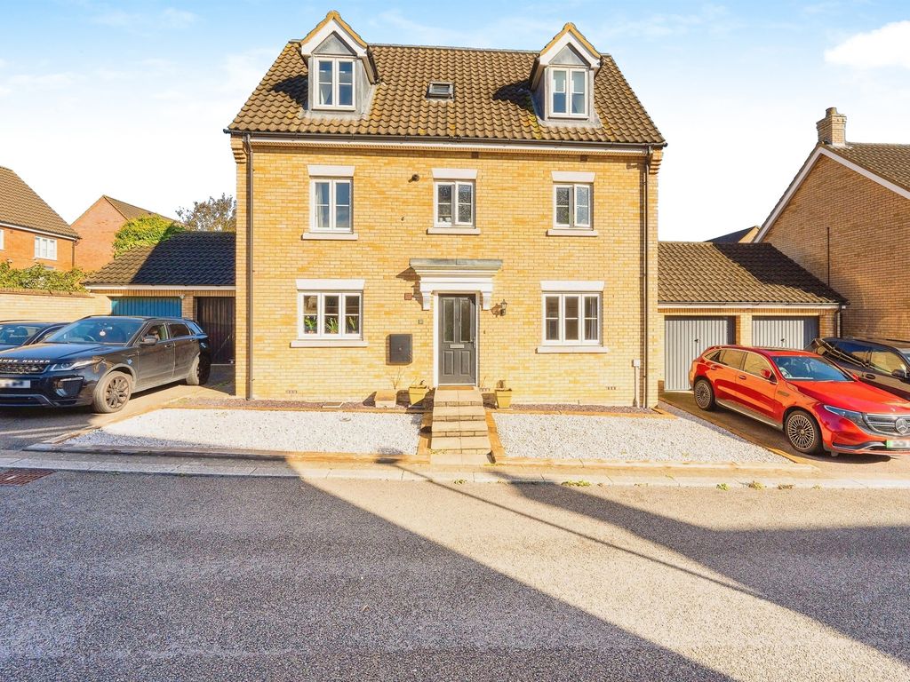 5 bed detached house for sale in Cooper Road, Great Cambourne