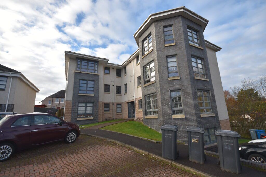 2 bed flat for sale in 60 Shieldhill Court, Carluke ML8, £92,000 Zoopla