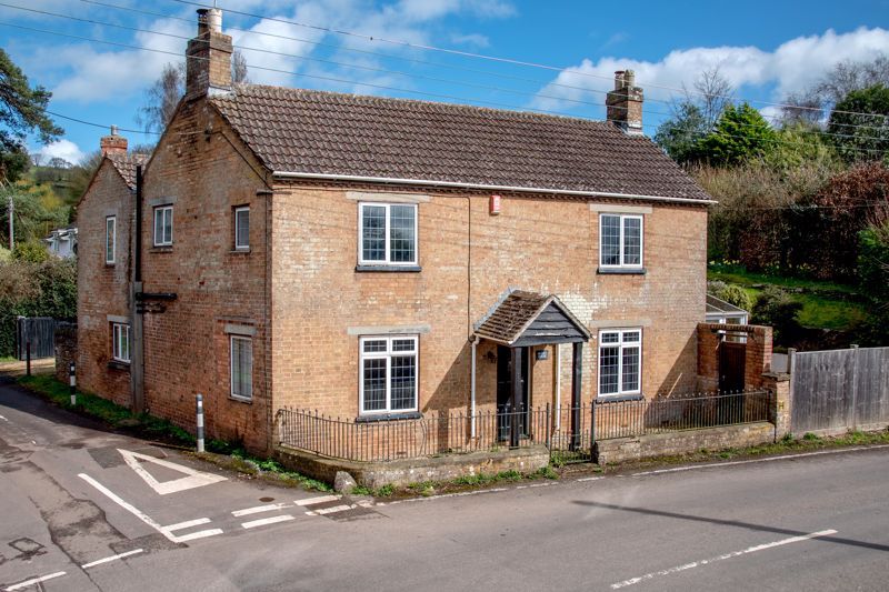 4 bed detached house for sale in Lodes Lane, Kingston St. Mary, Taunton