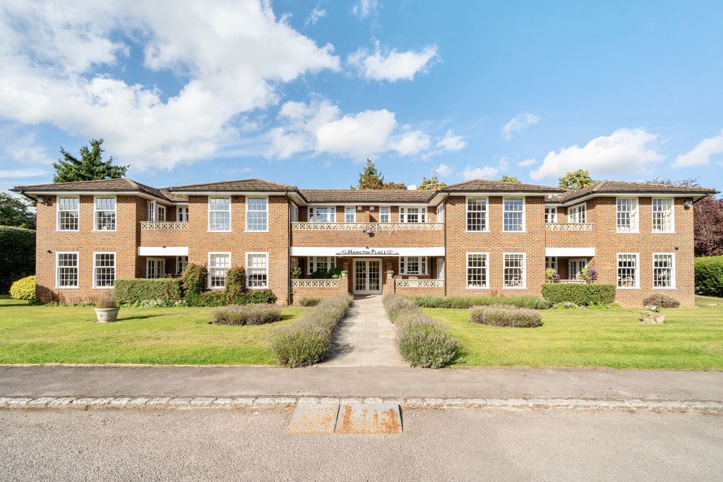 2 bed flat for sale in Hamilton Place, 1 Orchehill Rise, Gerrards Cross