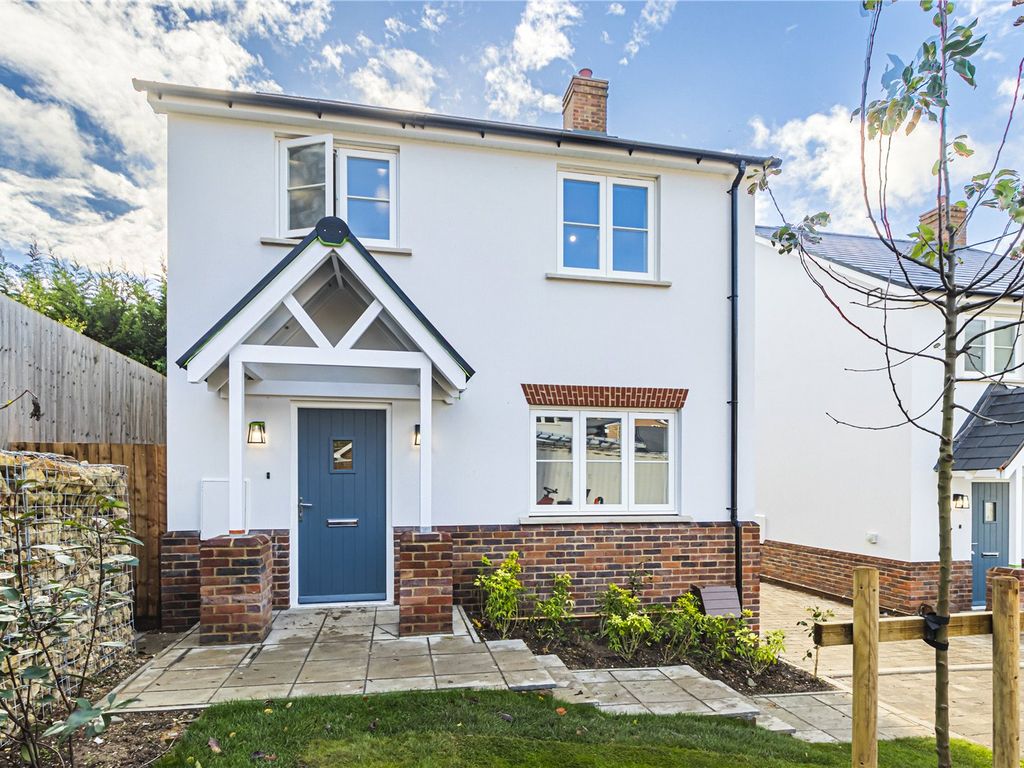 3 bed detached house for sale in Sunnyhill Road, Hemel Hempstead