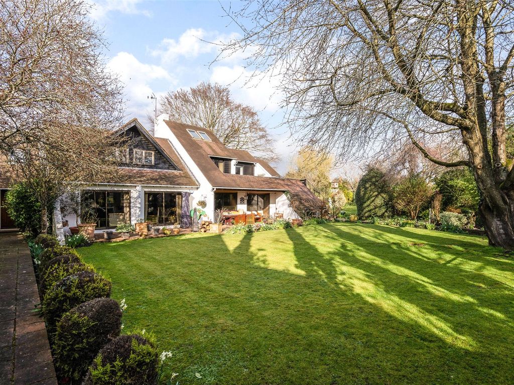 5 bed detached house for sale in White Hart Lane, Haddenham, Aylesbury