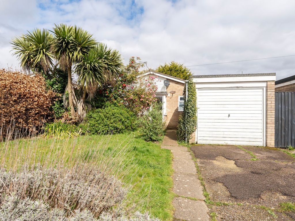 3 bed detached bungalow for sale in Page Road, Brundall, Norwich NR13