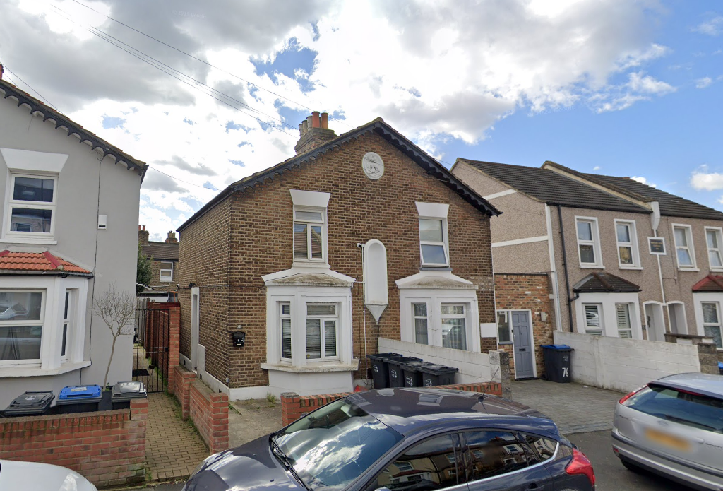 3 bed semidetached house for sale in Northwood Road, Thornton Heath
