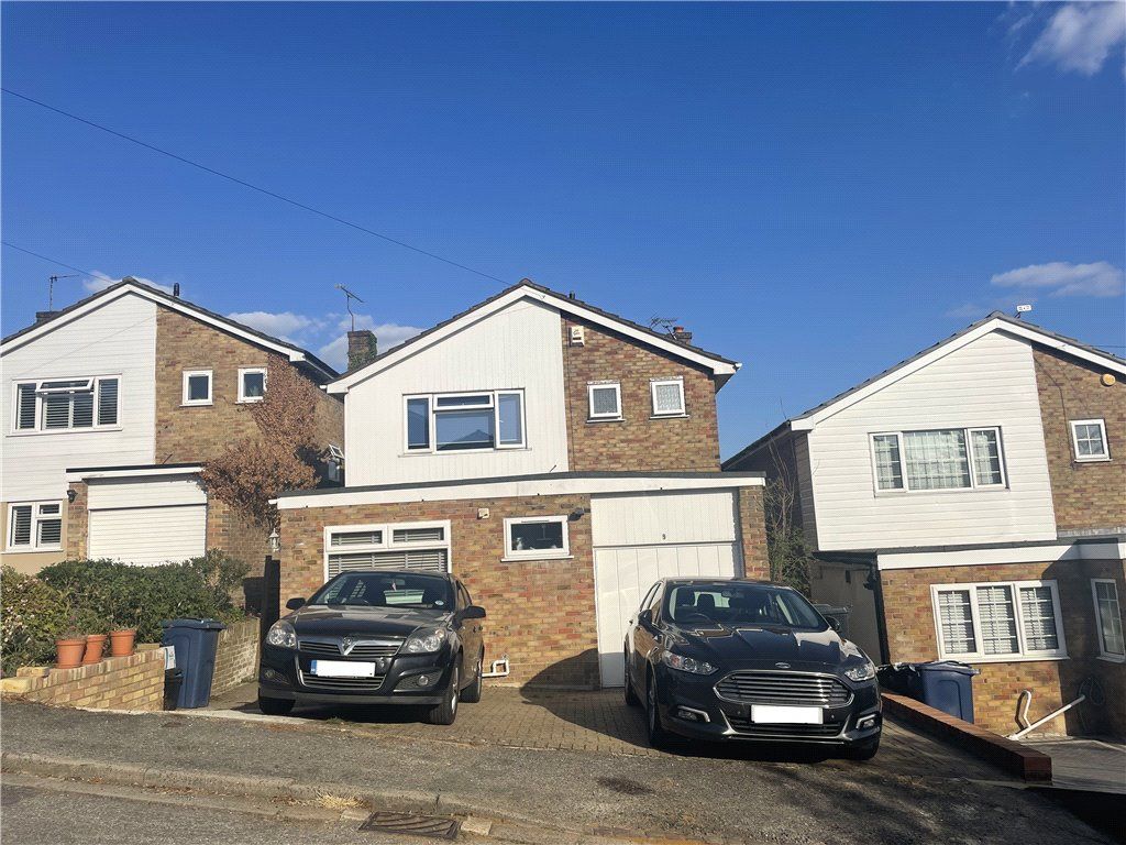 3 bed detached house for sale in Gladstone Rise, High