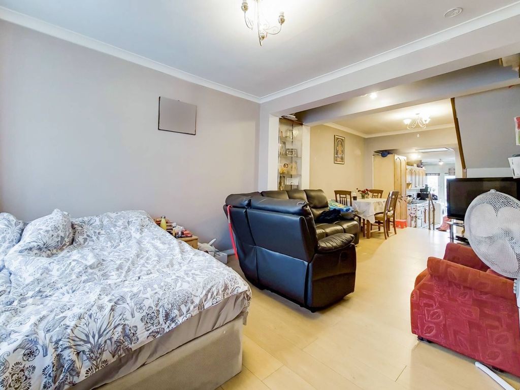 Myrtle Road, Hounslow TW3  