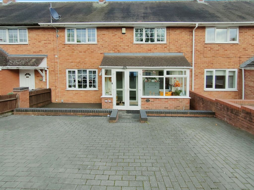 4 bed end terrace house for sale in Broomcroft Road, Kingshurst