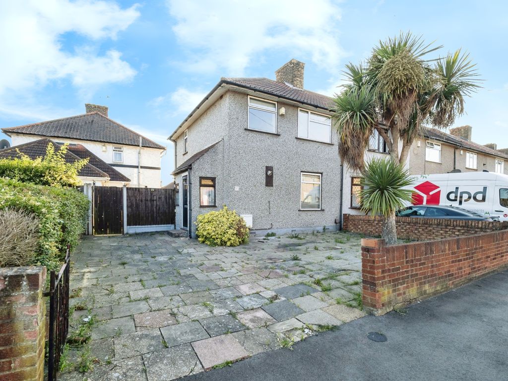 3 bed end terrace house for sale in Lullington Road, Dagenham RM9, £