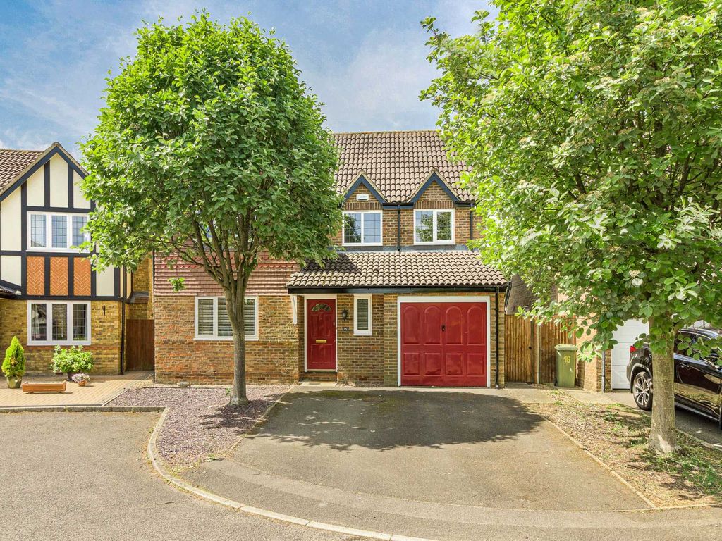4 bed detached house for sale in Cranwell Close, Shenley Brook End MK5