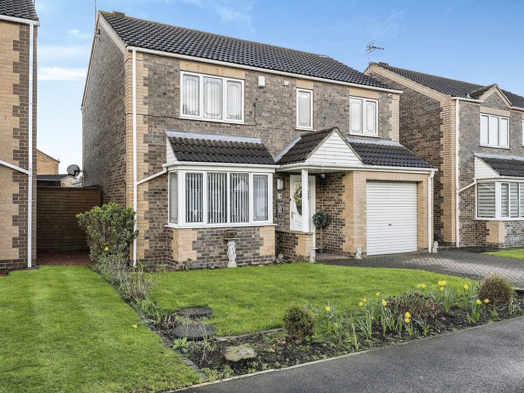 4 bed detached house for sale in Swanland Court, Thorne, Doncaster DN8