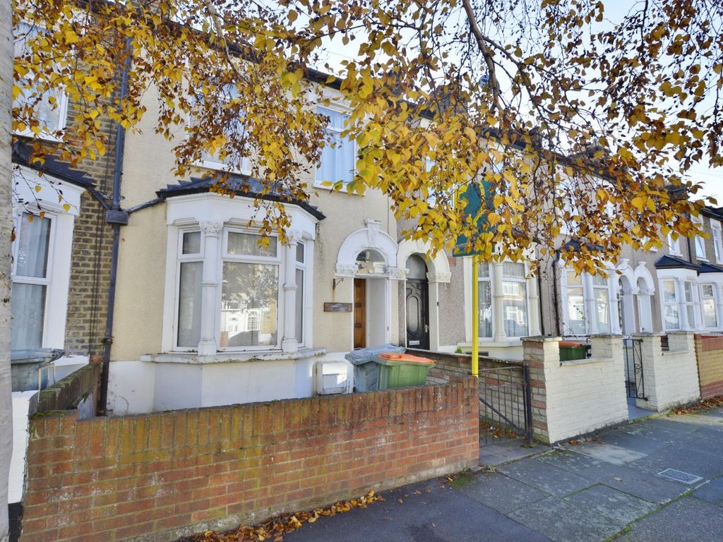 3 bed property for sale in Kingsland Road, London E13, £340,000 Zoopla
