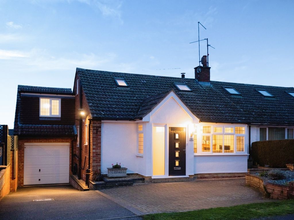 Woodhill Road, Northampton NN5  