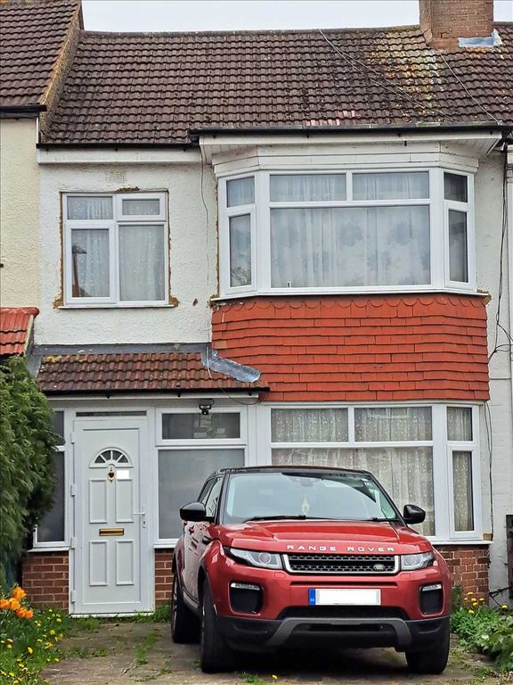 3 bed terraced house to rent in Bridgewater Gardens, Edgware HA8 Zoopla