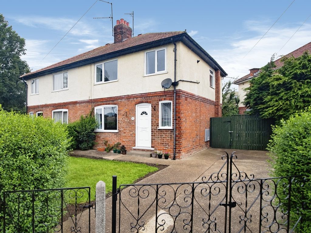 3 bed semidetached house for sale in Queensgate, Bridlington YO16, £