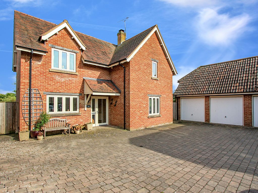 3 bed detached house for sale in Dance Court, Cricklade SN6 Zoopla