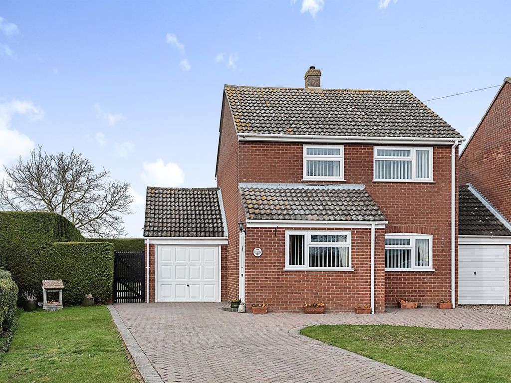 3 bed linkdetached house for sale in Harvey Lane, Dickleburgh, Diss