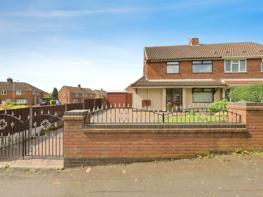 3 bed semidetached house for sale in Peter Avenue, Bilston WV14, £