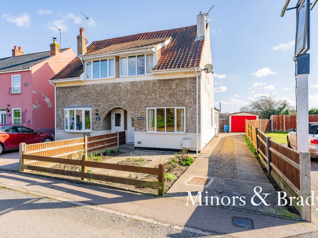 3 bed semidetached house for sale in Market Lane, Blundeston